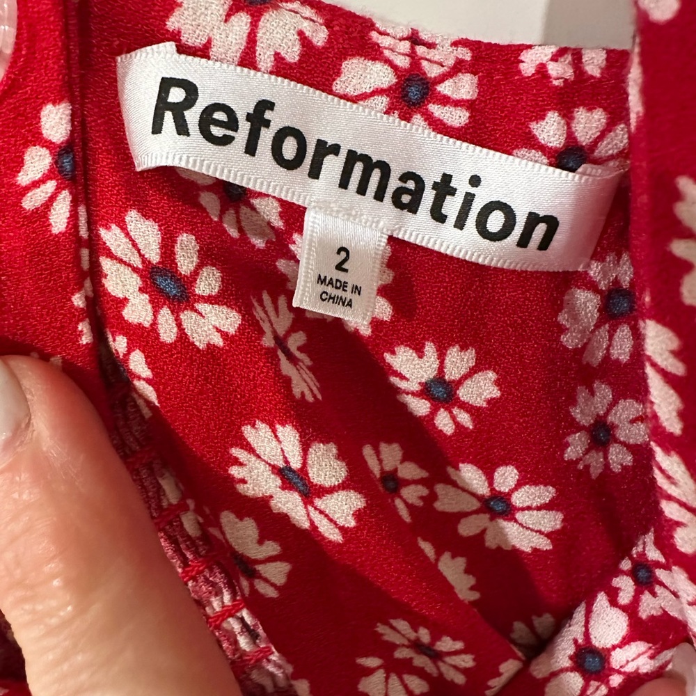Reformation: Baldwin Dress. Size 2 Color: Red Daisy Dress - Picture 4 of 5